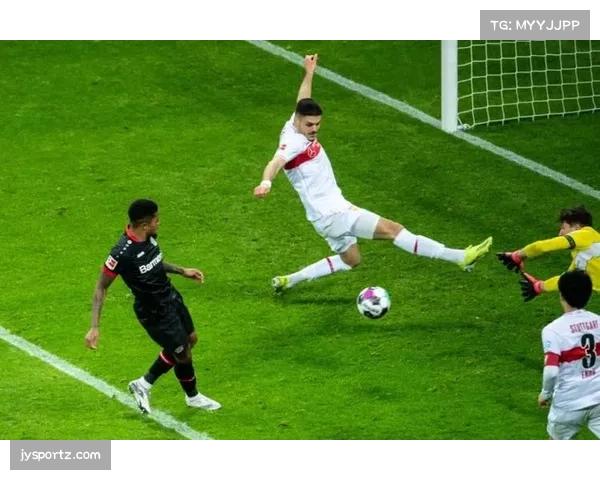 施洛特贝克头球破门难救主,多特中卫攻防两端表现呈现两极 施洛特贝克头球破门难救主,多特中卫攻防两端表现呈现两极